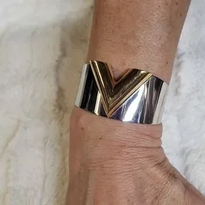 Louis Vuitton | Jewelry | Louis Vuitton Essential V Cuff